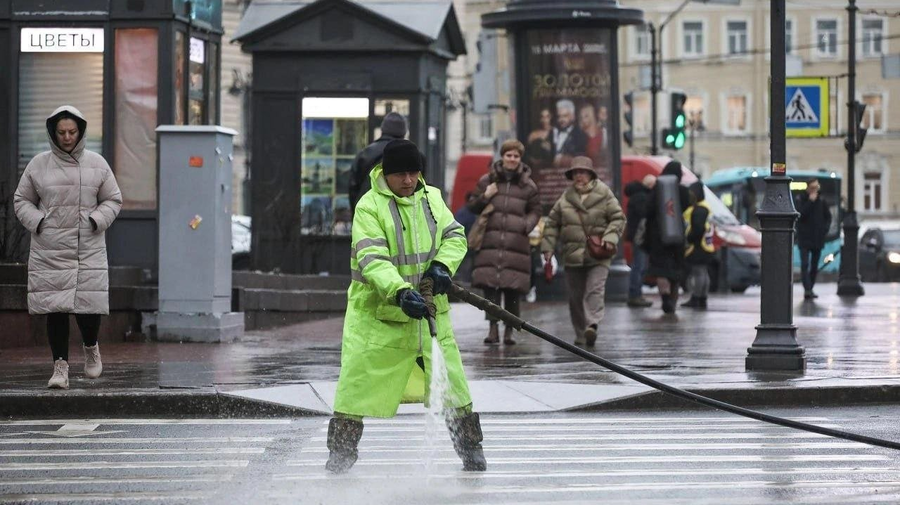 粒 Чистка улиц в Петербурге идёт полным ходом!