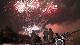 Праздничный салют в честь Дня защитника Отечества