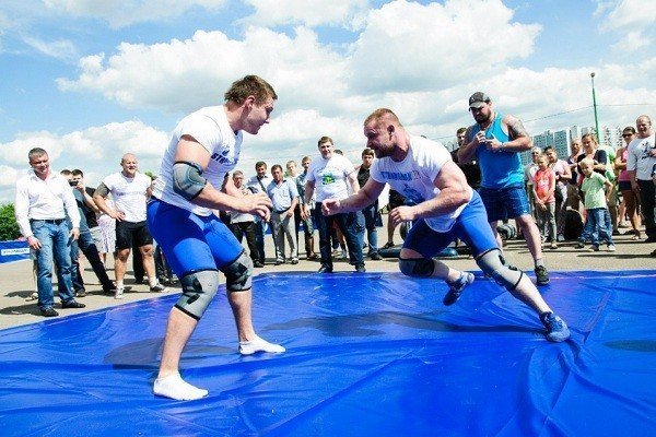 Шоу силачей в Лианозовском парке