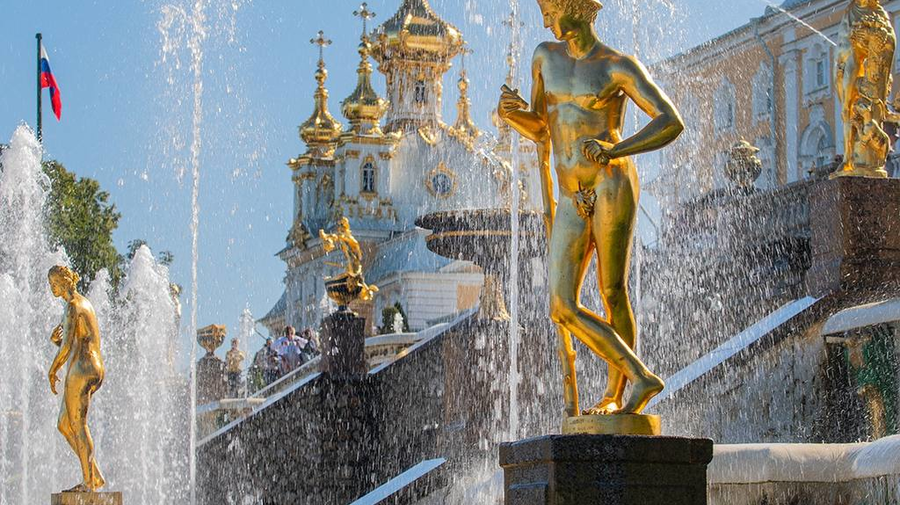 «Петергоф» запустит фонтаны 26 апреля