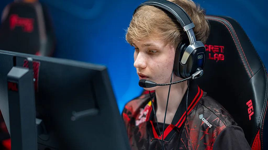 19-летний россиянин стал самым дорогим киберспортсменом в истории.