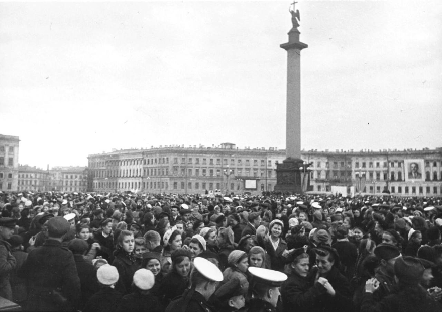 ️ Петербург переименуют в Ленинград в честь 80-летия Победы в Великой Отечественной войне — но лишь на три дня.