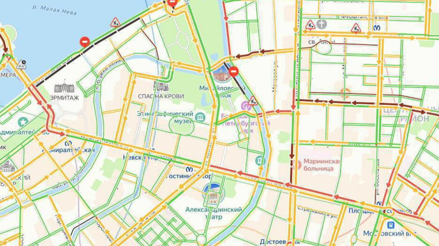 Пробки сковали центр Петербурга с самого утра