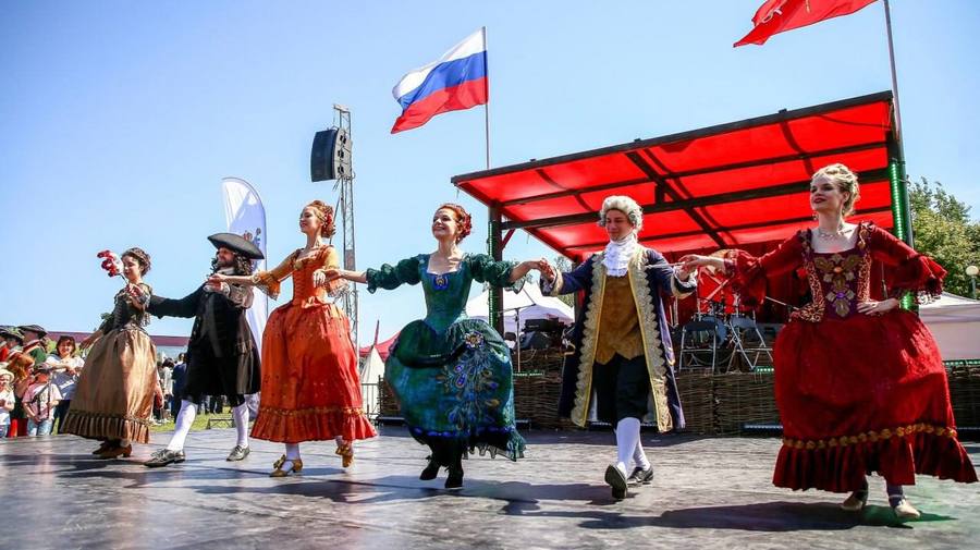 Мультивековой исторический фестиваль «От Руси до России»