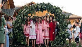 Лето, костры и сказки: фестивали для всей семьи в двух часах от Петербурга