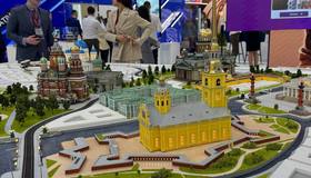Интерактивный макет города стал центральным элементом стенда Петербурга на ПМЭФ-2025.