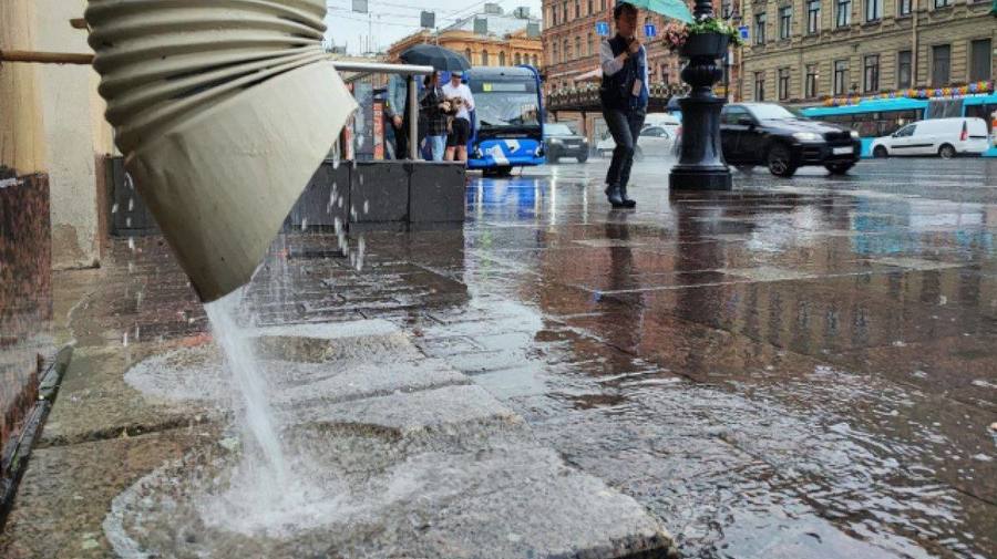 Завтра в Петербург придут дожди — синоптики