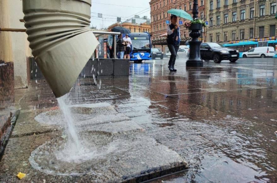 Завтра в Петербург придут дожди — синоптики