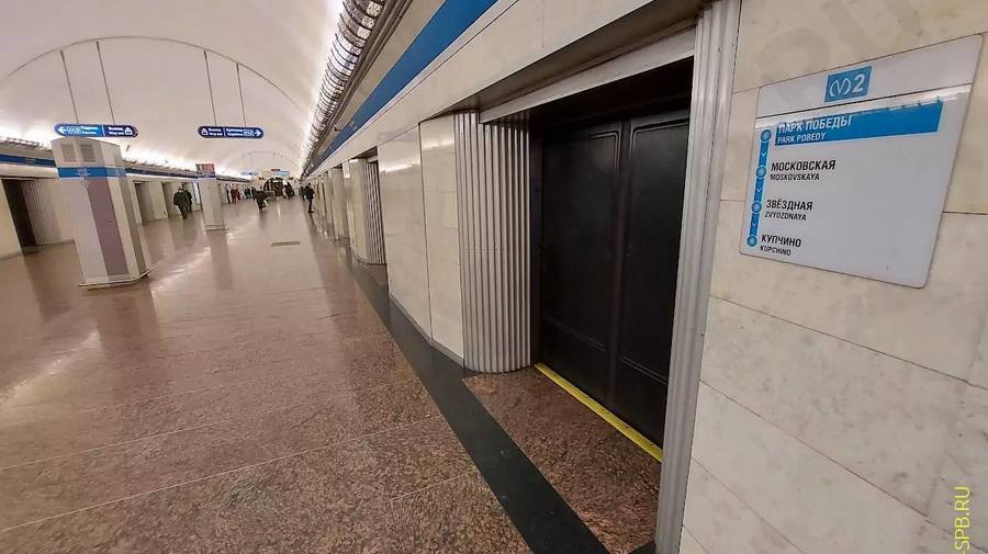 Станция «Парк Победы» закрылась на реконструкцию. 