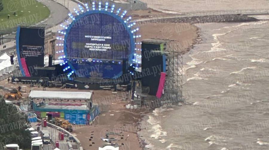 Вода все ближе к сцене VK Festa