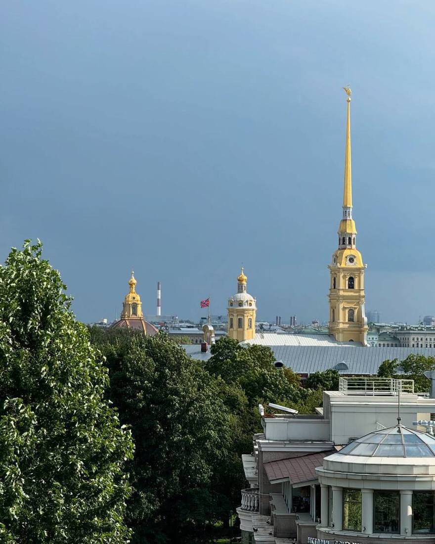 На Ленфильме есть смотровая площадка с прекрасными видами на город