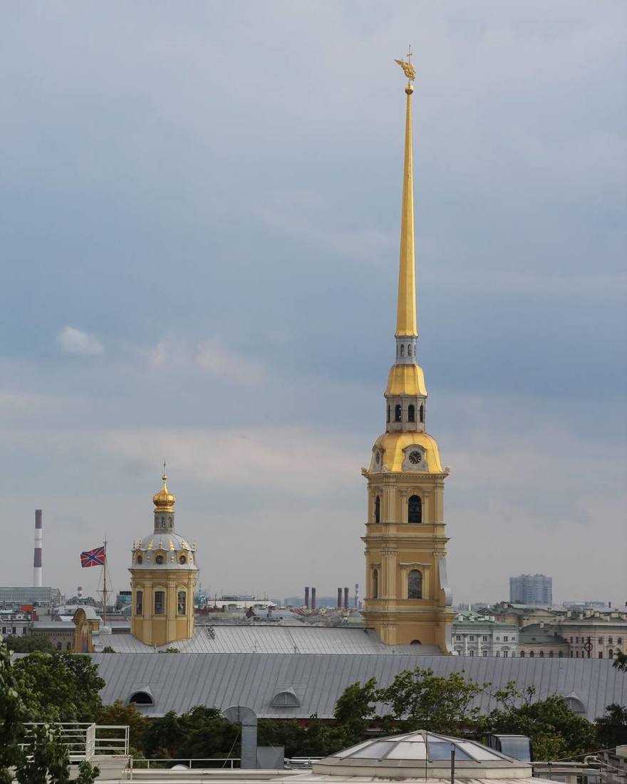 На Ленфильме есть смотровая площадка с прекрасными видами на город
