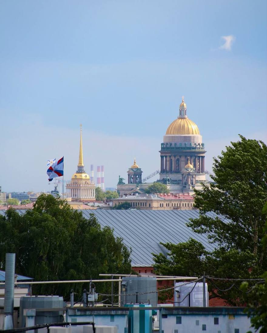 На Ленфильме есть смотровая площадка с прекрасными видами на город