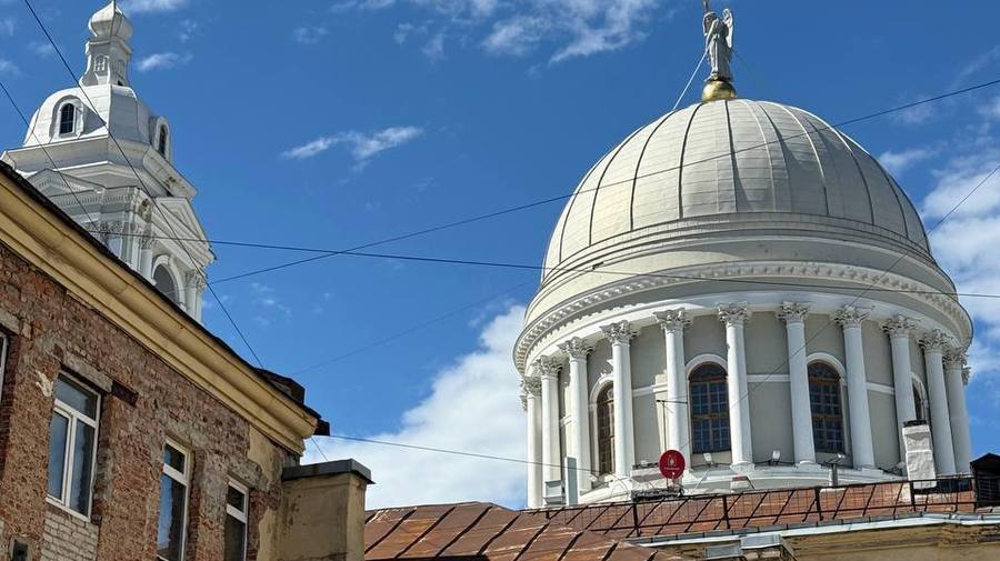 На крыше дома в Петербурге найдена мина времен войны