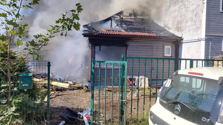 Жители Ленобласти публикуют  фотографии, на которых видны последствия атаки БПЛА 