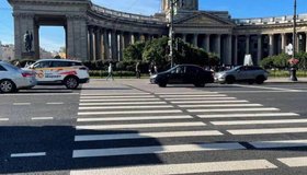 Первые машины проехали по новому асфальту от Адмиралтейского до Садовой