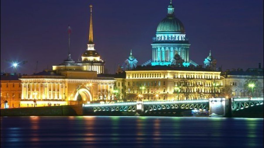 Прогулка по питерским местам Москвы
