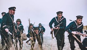 Реконструкция подвига Петергофского десанта в семейном танковом парке «Стальной десант» 