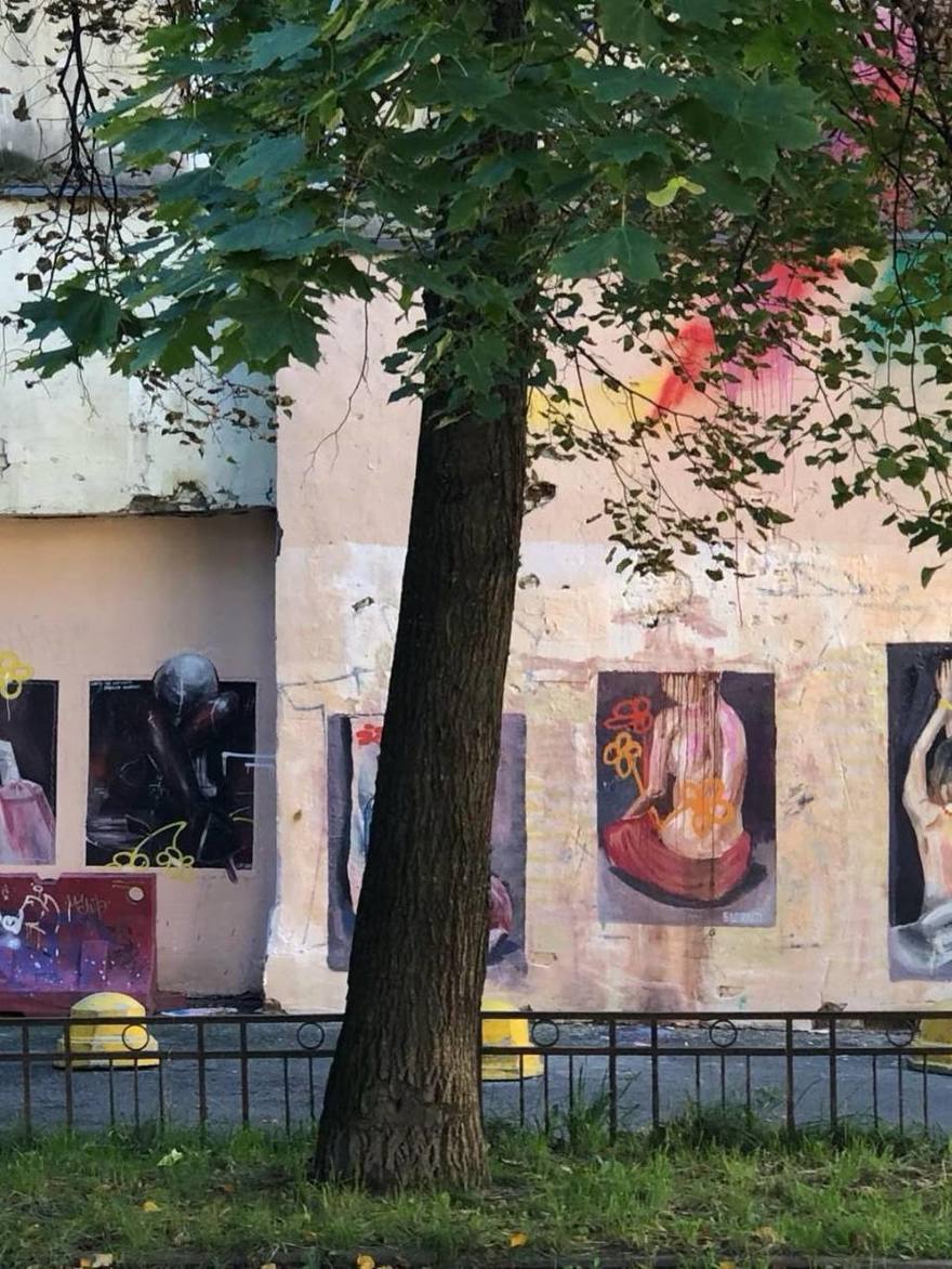 На самой узкой улице города появилась картинная галерея