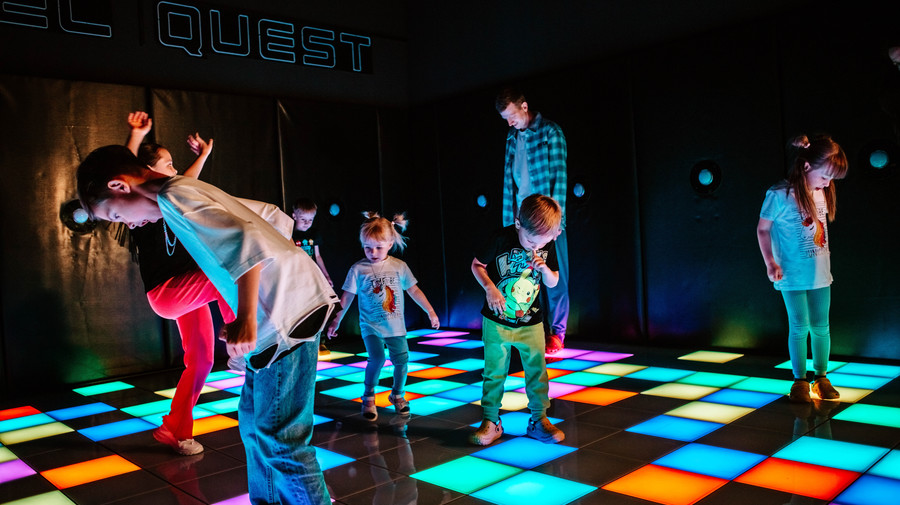 Игры на световом полу Pixel Quest