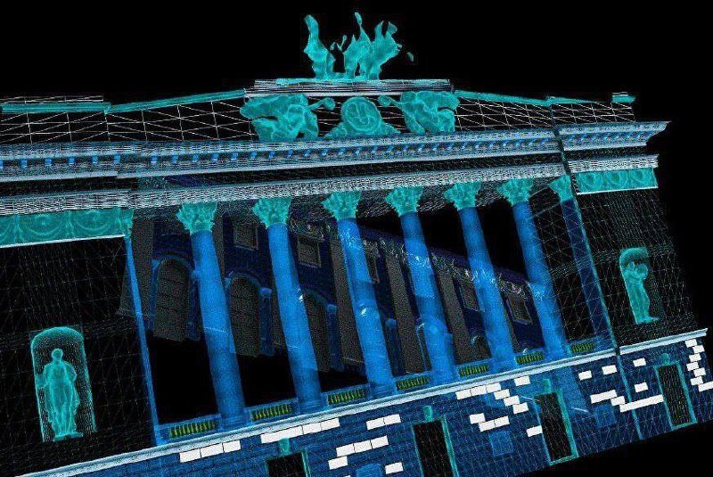 Вечером в субботу и воскресенье фасад Александринского театра превратится в арт-полотно - прямо на нём покажут свои работы финалисты опен-колла фестиваля Digital Rain.