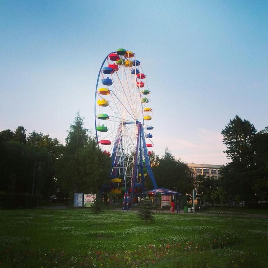 25-метровое колесо обозрения в Гагарин парке