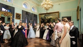 Большой праздничный бал в Доме офицеров