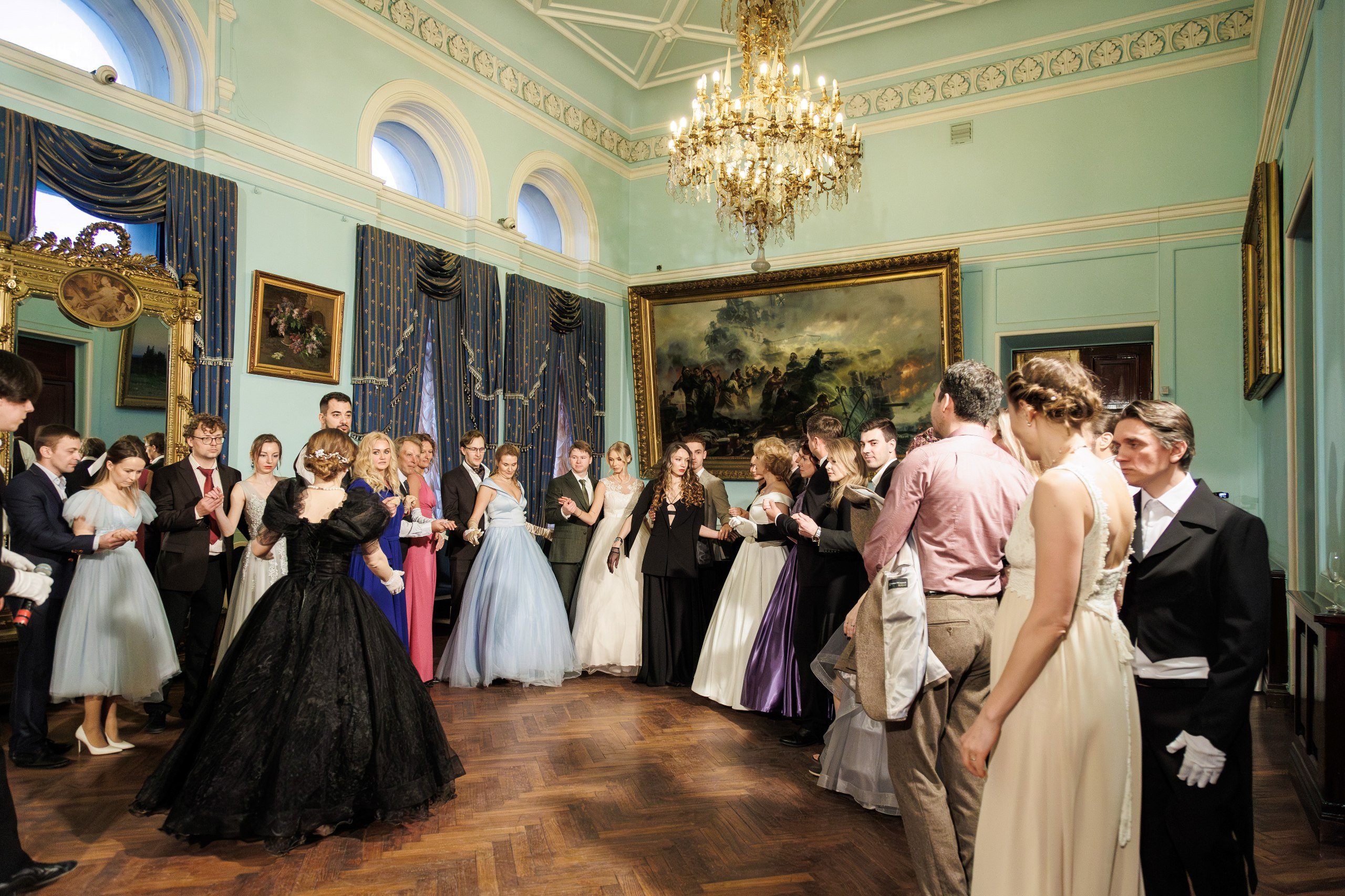 Большой праздничный бал в Доме офицеров