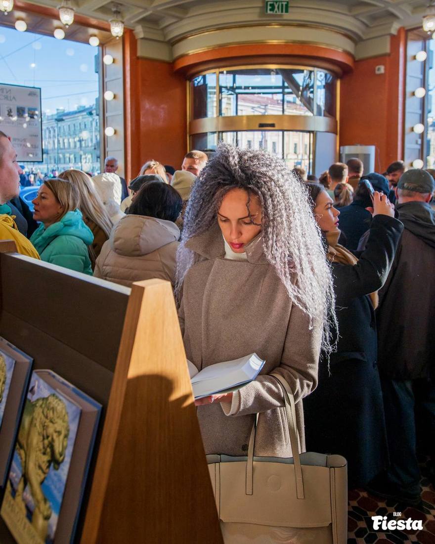 В Петербурге с 1 января 2026 года все студенты в возрасте до 23 лет смогут бесплатно посещать экскурсии