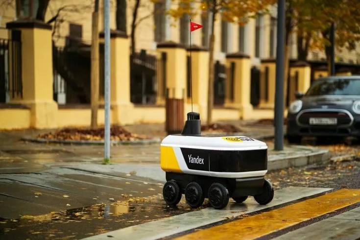 В ноябре на улицы Петербурга выйдут роботы-доставщики, сообщили в Министерстве цифрового развития