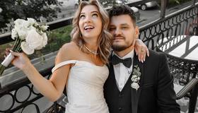 Пары из Москвы захватили почти все красивые даты для бракосочетания во дворцах Петербурга