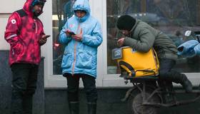 В Петербурге с 3 ноября вступил в силу запрет на работу мигрантов курьерами