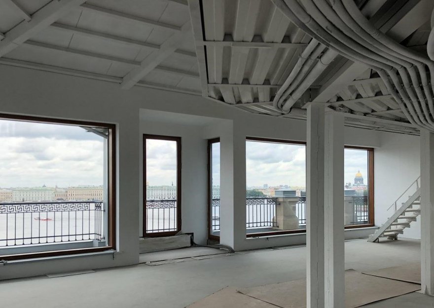 Самая дорогая квартира в «сталинке» выставлена на продажу за миллиард рублей.