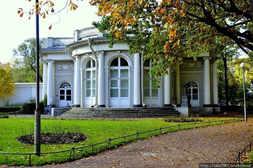 Сад Аничкова дворца