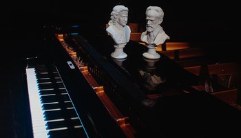 Концерт «Битва клавиров: Бах vs Чайковский»
