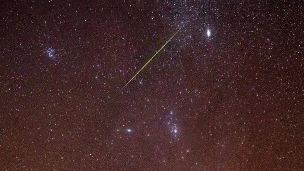 Петербуржцы увидят пик метеорного потока Леониды в ночь на 17 ноября.