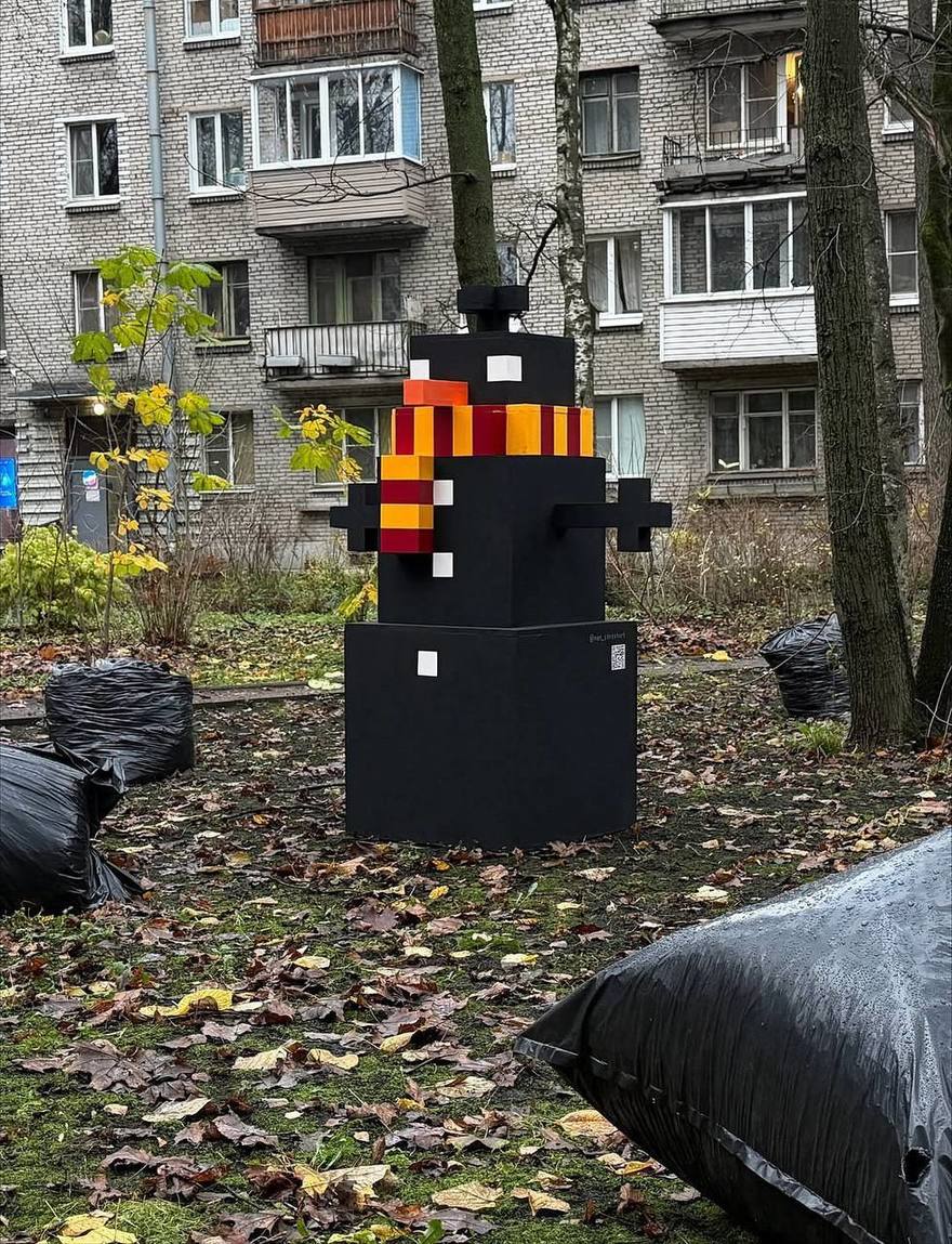 Мусоровик — повелитель черных пакетов замечен в Петербургею