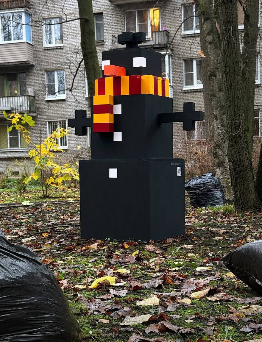 Мусоровик — повелитель черных пакетов замечен в Петербургею