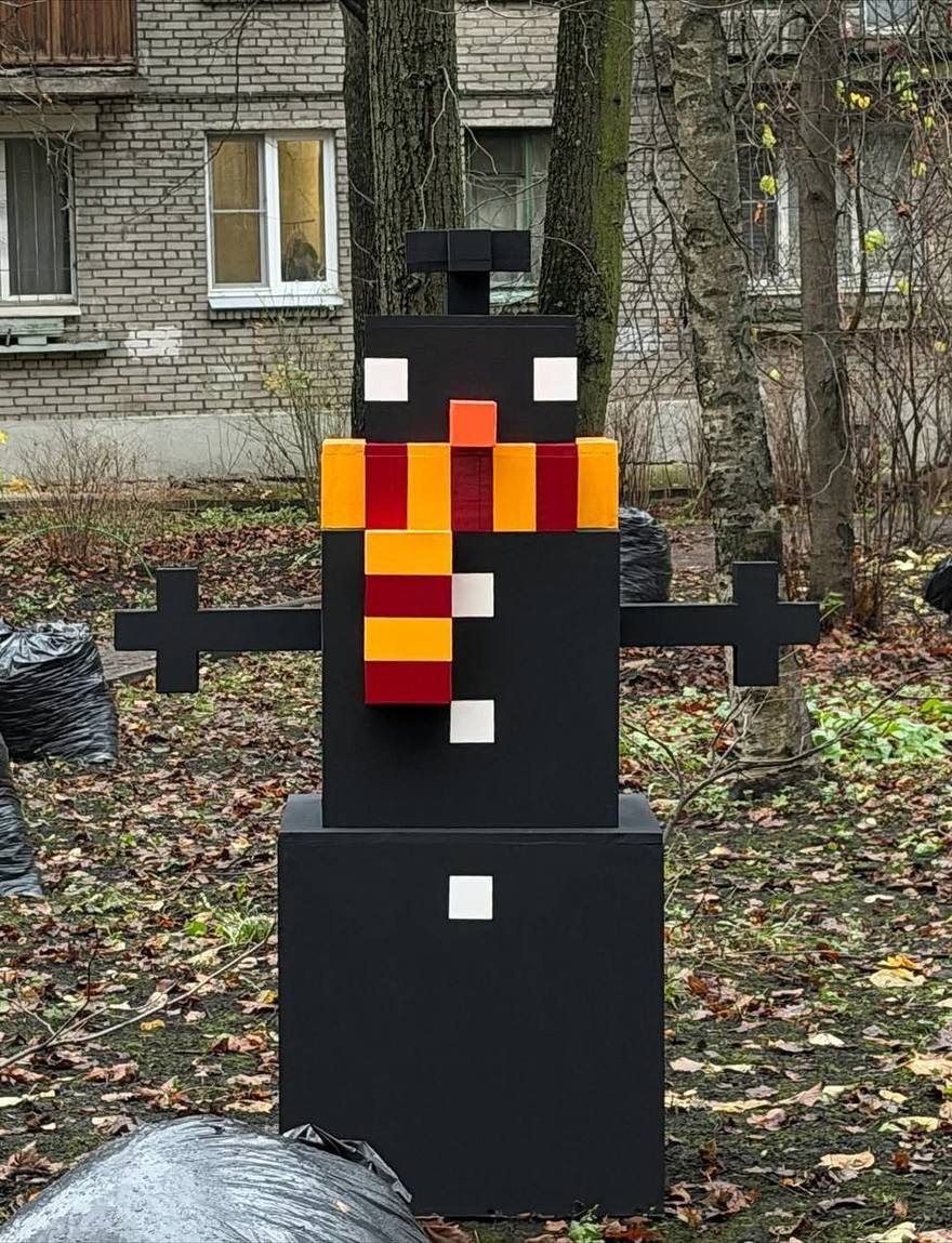 Мусоровик — повелитель черных пакетов замечен в Петербургею