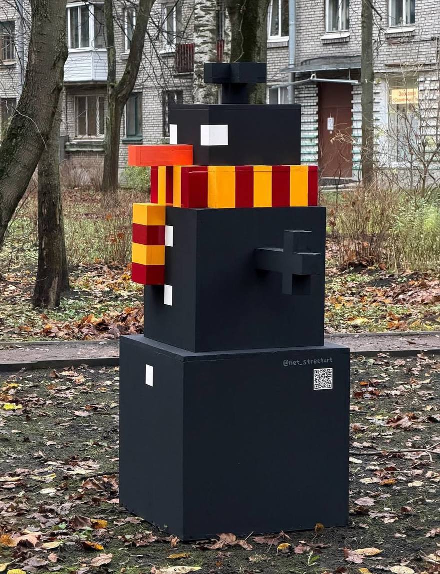 Мусоровик — повелитель черных пакетов замечен в Петербургею