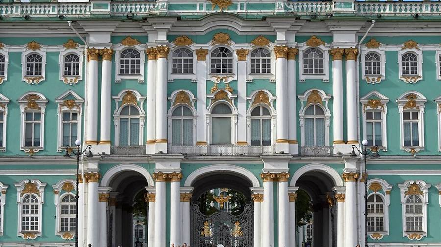 Петербургская компания «Остек студио» требует от Эрмитажа 131,4 миллиона рублей