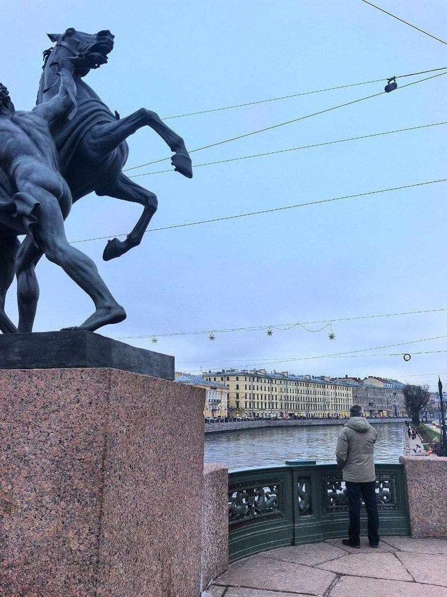 Петербург наполняется новогодней атмосферой 