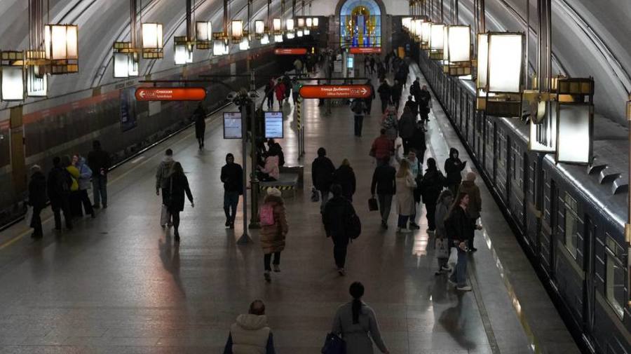 Петербург перенёс сроки открытия новых станций метро и вестибюля на «Театральной»