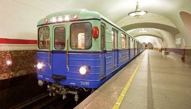 Исторический поезд прибыл в Петербург к юбилею метро