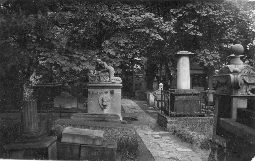 Лекция «Краткая история петербургских кладбищ»