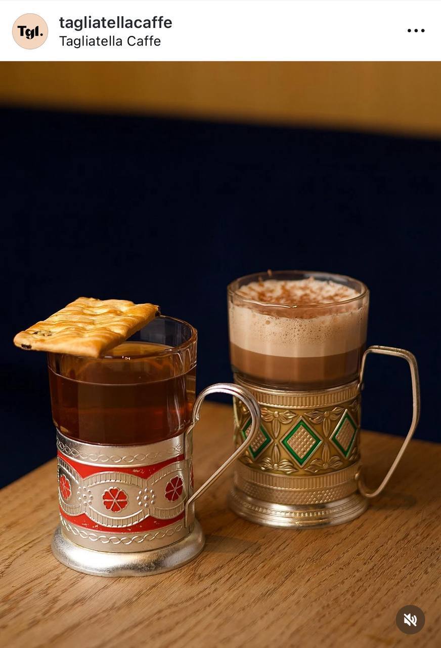 Советский раритет для итальянского напитка: один из баров Петербурга подает коктейли в подстаканниках.