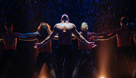 Шоу под дождём «И где, …, счастье?»