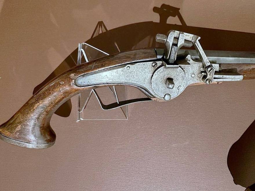 В Выборге во время раскопок нашли артефакт XVII века — это колесцовый замок от пистолета 