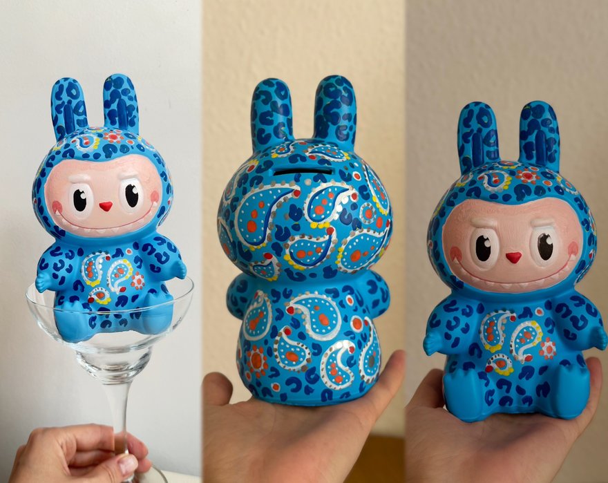 Роспись игрушки Лабубу с видом на Неву от Артвайбс