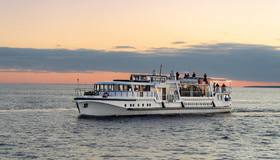 В Петербурге запускают зимние круизы на теплоходе «Шустрый бобр»